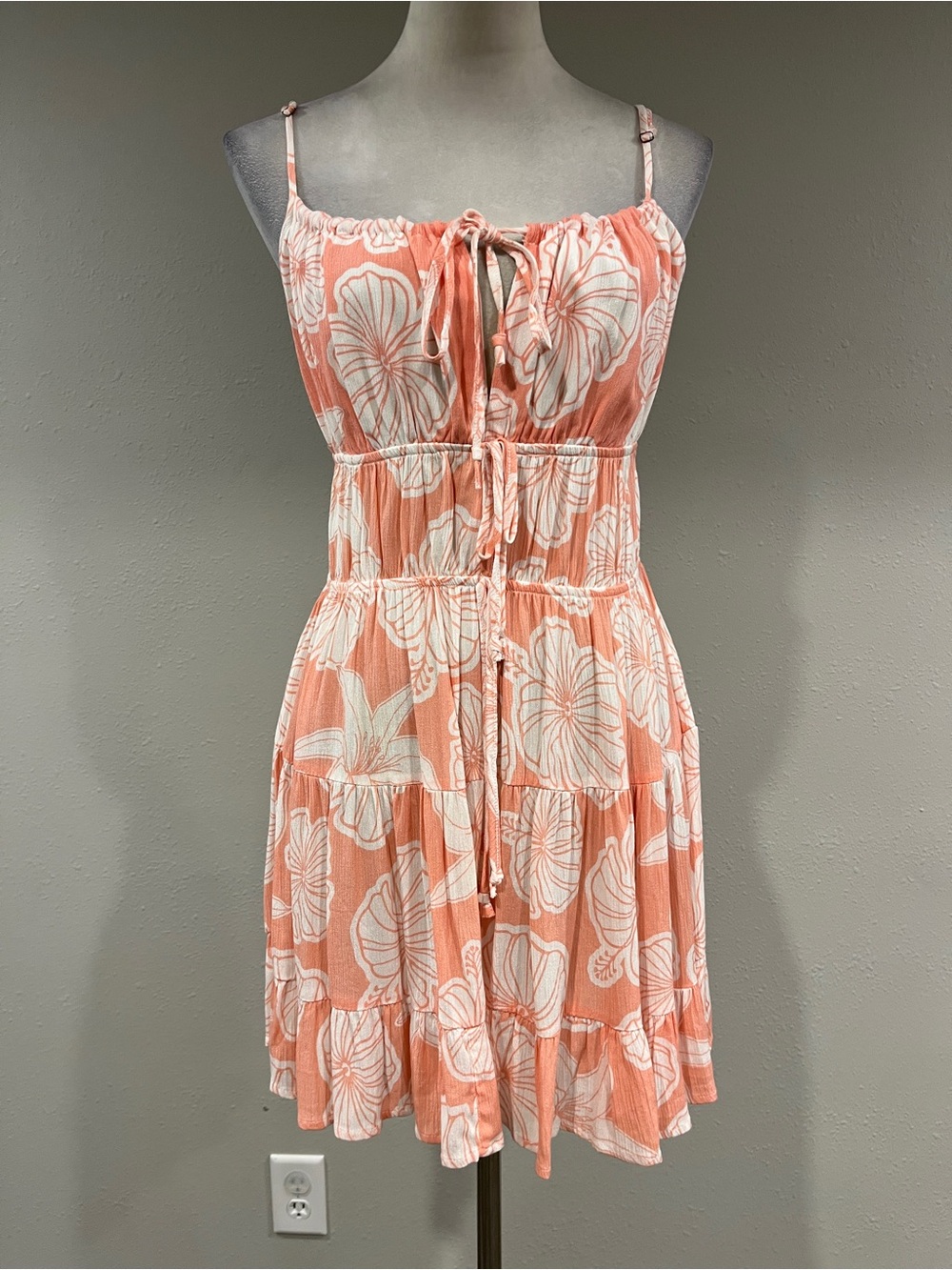 Women's Coral Floral Tiered Sundress with Adjustable Straps size medium